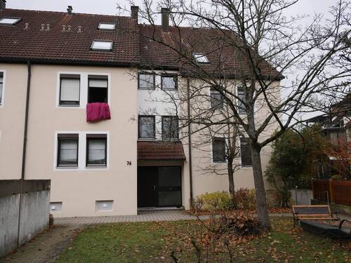 Hausansicht - 3 Zimmer Etagenwohnung zur Miete in Zirndorf