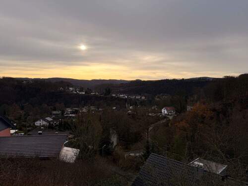 Ausblick vom Balkon - Mehrfamilienhaus, Wohnhaus zum Kaufen in Windeck