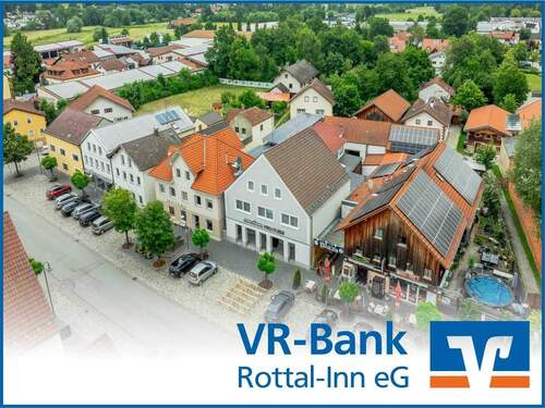 Bild 1 - Zentral. Vielseitig. Potenzial. Ihr Wohn- und Geschäftshaus in Arnstorf