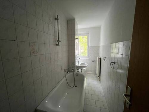 Bad - 2 Zimmer Etagenwohnung in Zwickau