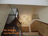 Der Aufgang zum Dachboden - 