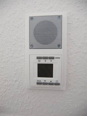 Fliesenradio - Etagenwohnung mit 84,60 m&sup2; in Chemnitz zur Miete