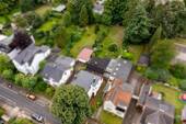 Luftaufnahme - Villengegend in Alt-Rahlstedt: Baugrundstück für Einzel- oder Doppelhaus mit zwei Vollgeschossen