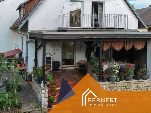 Ansicht Terrasse und Balkon - 