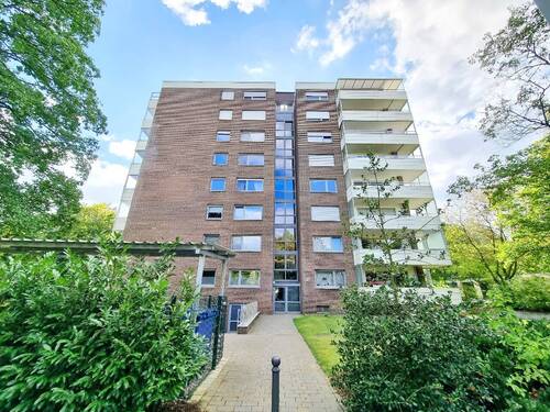 Massives, solides Merhfamilienhaus - 