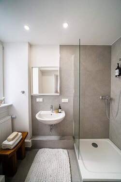 DUSCHBAD - 