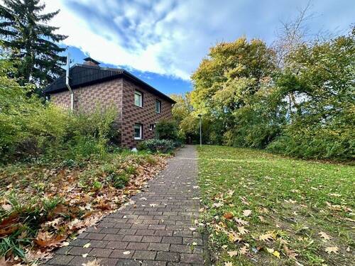 Titelbild - +++ Gepflegte Doppelhaushälfte mit großem Grundstück in Lorsch +++