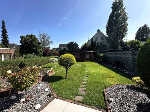 Garten - 6 Zimmer Doppelhaushälfte zum Kaufen in Essen