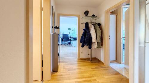 Flur - 2 Zimmer Etagenwohnung in Neumarkt in der Oberpfalz