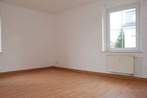 Wohnzimmer - 3 Zimmer Etagenwohnung zur Miete in Chemnitz OT Grüna