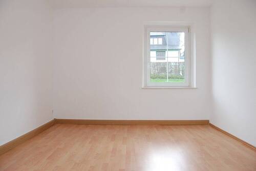 Schlafzimmer - Etagenwohnung mit 63,40 m&sup2; in Chemnitz OT Grüna zur Miete