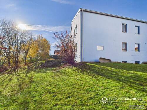 Nordansicht - 6 Zimmer Doppelhaushälfte in Lappersdorf