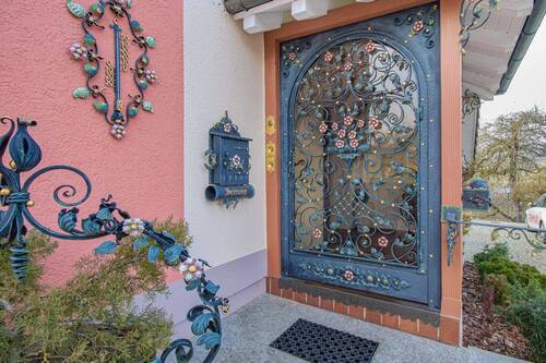 Eingangsbereich - 9 Zimmer Mehrfamilienhaus, Wohnhaus in Dettighofen