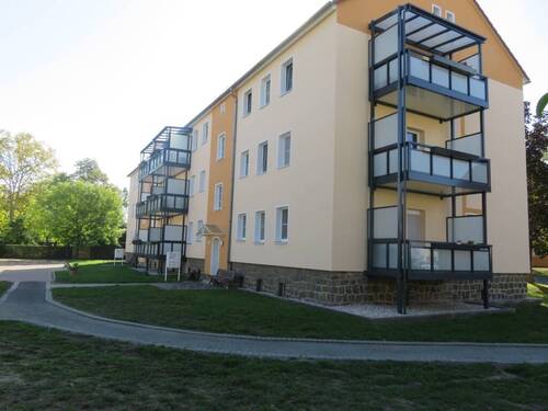 Titelbild - Erdgeschosswohnung mit Balkon und Blick ins Grüne