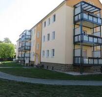 Erdgeschosswohnung mit Balkon und Blick ins Grüne - Lucka