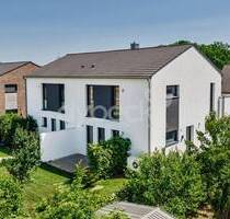 Neuwertige Doppelhaushälfte im KfW-40-Standard in familienfreundlicher Lage von Lüneburg Häcklingen.