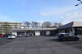 Blick auf Ladenzeile - 