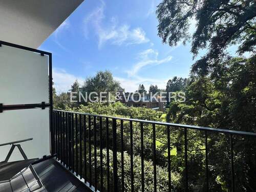 Südwest-Loggia mit Blick ins Grüne - 