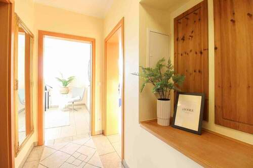 Flur - Etagenwohnung mit 112,30 m&sup2; in Gütersloh zum Kaufen