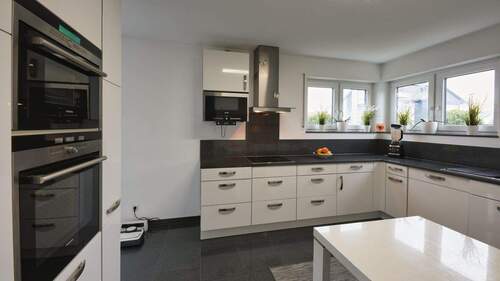 EG_Küche - 5 Zimmer Doppelhaushälfte in Ludwigshafen