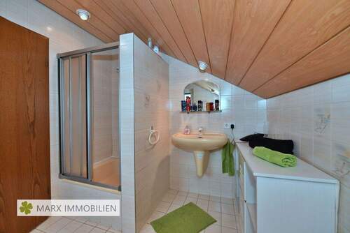 Bad Dachgeschoß.JPG - 