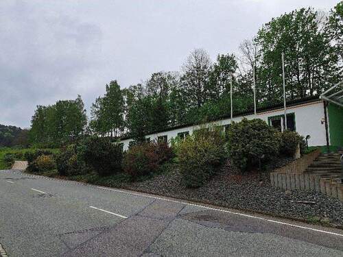 Altbaugebäude Straßenansicht - Halle zum Kaufen in Gornsdorf