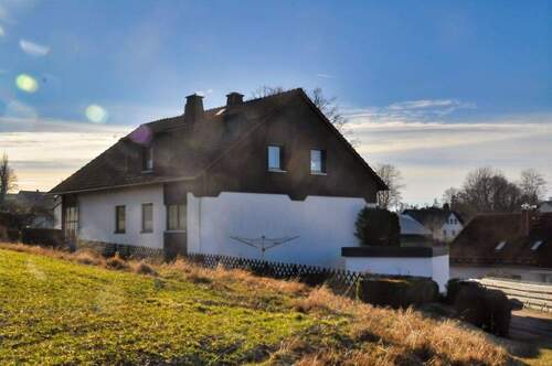 Rückansicht - 7 Zimmer Mehrfamilienhaus, Wohnhaus in Selb