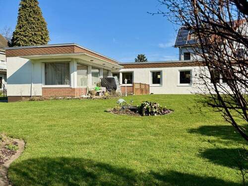 Hausansicht und Garten - 4 Zimmer Bungalow in Fröndenberg/Ruhr