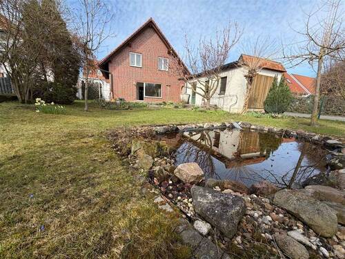 pflegeleichter Garten - 4 Zimmer Einfamilienhaus zum Kaufen in Schönebeck (Elbe)