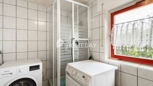 KG Badezimmer 2 - 