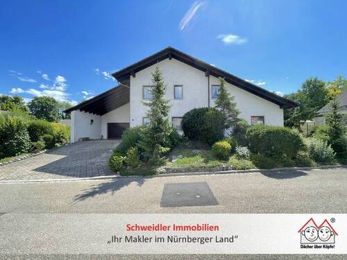 Außenansicht - Exklusives Wohnen in Lauf-Rudolfshof - Einfamilienhaus mit über 220 m² Wohnfläche und Doppelgarage