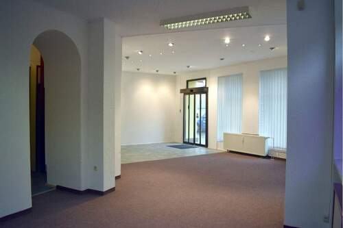 Bild... - 7 Zimmer Mehrfamilienhaus, Wohnhaus in Markneukirchen