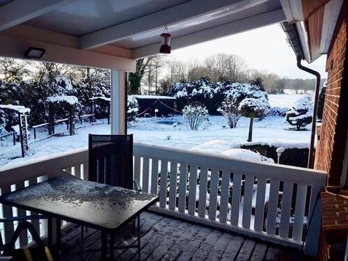 die herrliche, erhöhte Terrasse - 