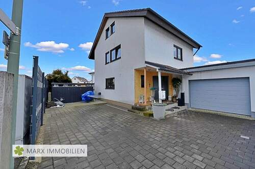 Hof.jpeg - 5 Zimmer Einfamilienhaus in Neu-Ulm