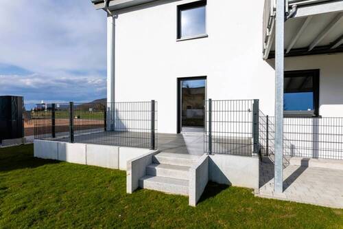 Terrasse mit Garten - 