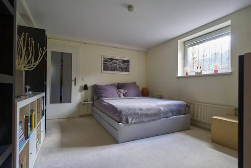 Schlafzimmer Keller - 