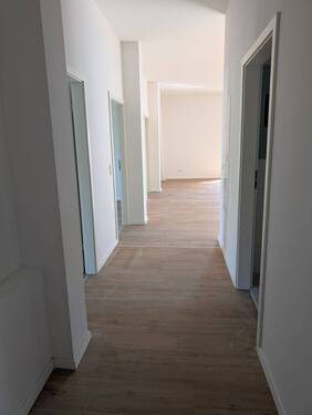 Flur.jpg - Etagenwohnung mit 105,00 m&sup2; in Leipzig zur Miete