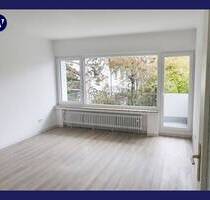 *Modernisierte 3-Zimmer-Wohnung mit Balkonblick ins Grüne* Tageslichtbad mit Wanne, Vinyl-Boden - Bonn Pennenfeld