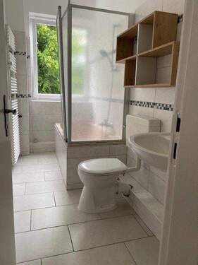 Bad 1.jpg - 3 Zimmer Etagenwohnung zur Miete in Flensburg