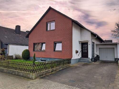 Straßenansicht - 6 Zimmer Einfamilienhaus zum Kaufen in Kerpen