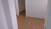 Blick vom Wohnzimmer in den Flur - 