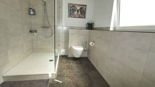 Stilvolles Tagelichtbad - 