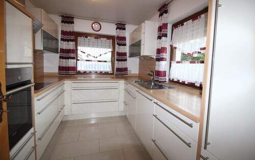 Küche mit Einbauküche (EG) - 