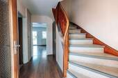 Treppenhaus und Flur EG - 
