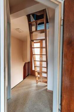 Holzstiege Speicher 1.OG - 