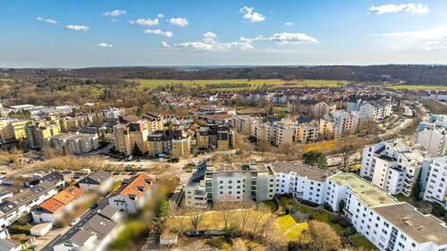 Außenbild - Perfekt für jede Lebenslage: Dreizimmerwohnung auf der Diezenhalde