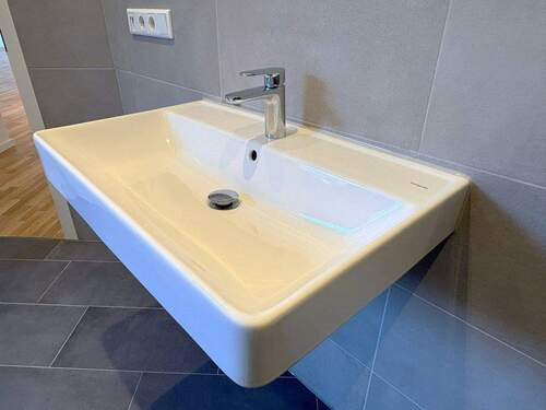 Bad - großes Waschbecken - 