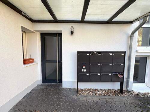 Hauseingang - 3 Zimmer Etagenwohnung zum Kaufen in Köln