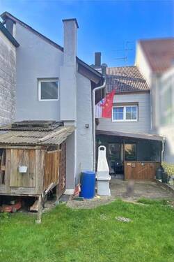 Außenansicht mit Garten - 5 Zimmer Reihenmittelhaus in Kößlarn