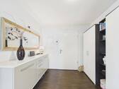 Eingangsbereich - 4 Zimmer Etagenwohnung zum Kaufen in Nürtingen